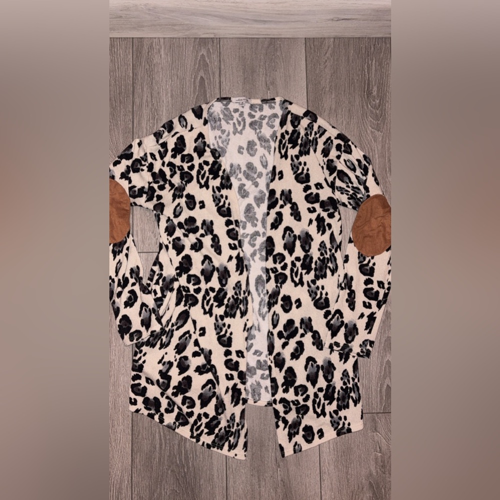 White Birch Women’s Cardigan Size Medium Animal Print W/ Elbow Patch Accents